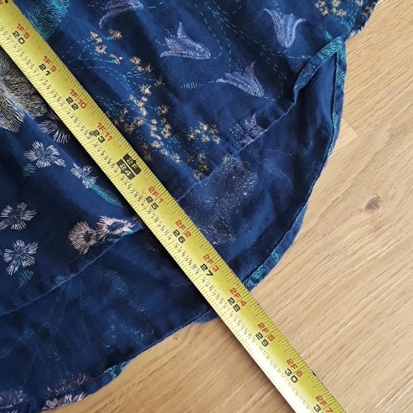 Size small old navy blouse - Picture 3 of 6